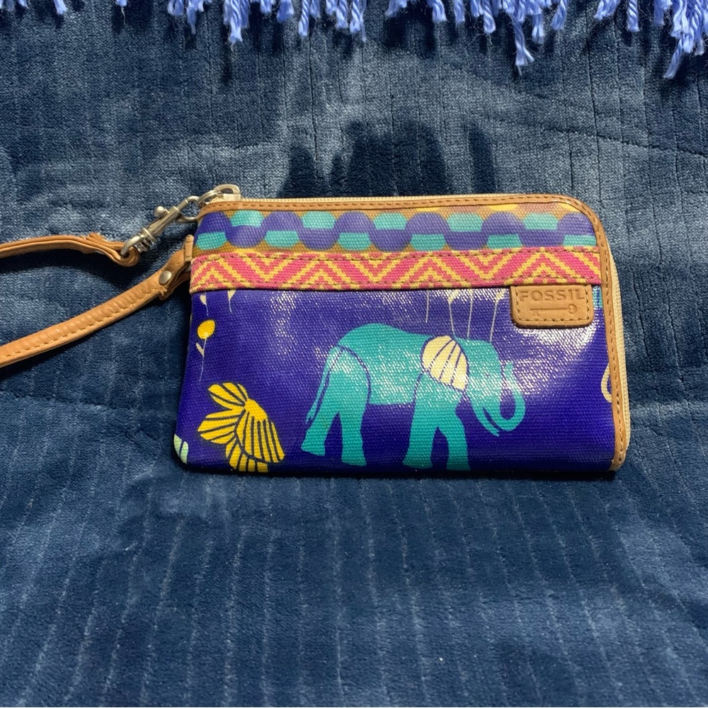 Vintage Coated Canvas Fossil Key Per Elephant Wristlet Wallet